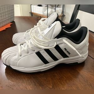Adidas Men’s Pro Model 2g Low Basketball Shoe White/Black size 10.5